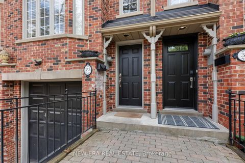 Photo 3 at B - 35 Spruce Street, South St. James Town, Toronto