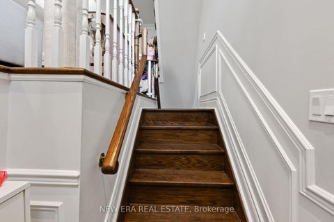 Photo 5 at B - 35 Spruce Street, South St. James Town, Toronto