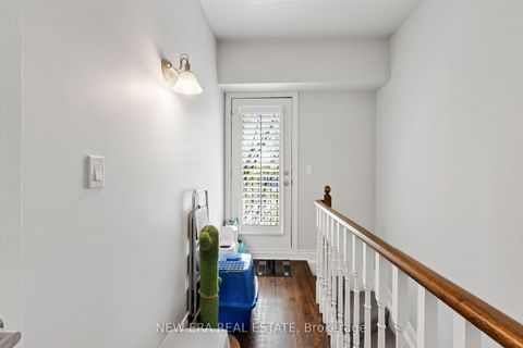 Photo 12 at B - 35 Spruce Street, South St. James Town, Toronto