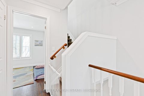 Photo 13 at B - 35 Spruce Street, South St. James Town, Toronto