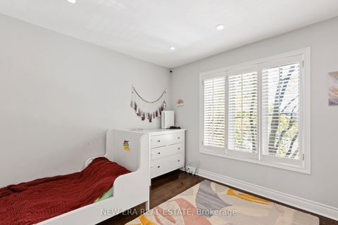 Photo 14 at B - 35 Spruce Street, South St. James Town, Toronto