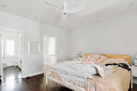 Photo 20 at B - 35 Spruce Street, South St. James Town, Toronto
