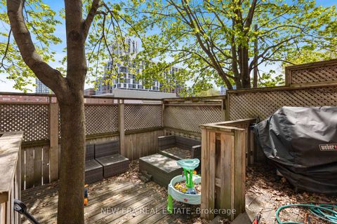 Photo 22 at B - 35 Spruce Street, South St. James Town, Toronto
