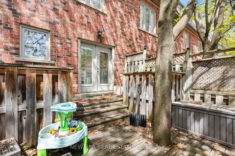 Photo 23 at B - 35 Spruce Street, South St. James Town, Toronto