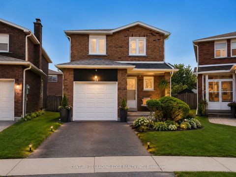 Photo 1 at 24 Alanbull Square, Milliken, Toronto