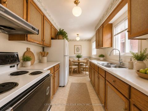 Photo 7 at 24 Alanbull Square, Milliken, Toronto