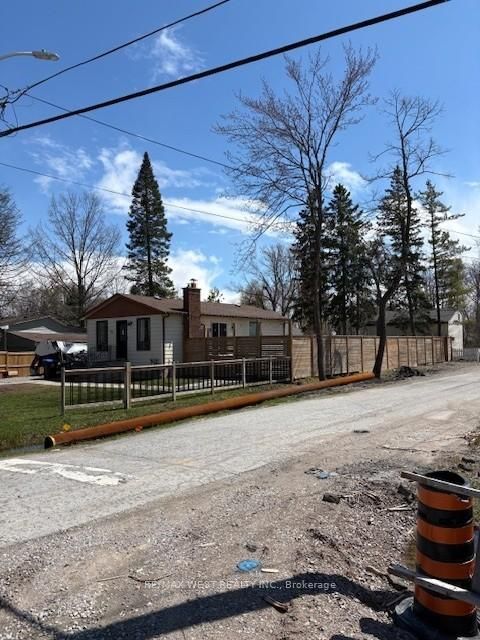 Photo 3 at 661 9TH Line, Alcona, Innisfil