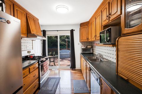 Photo 9 at 246 Edgehill Drive, Letitia Heights, Barrie