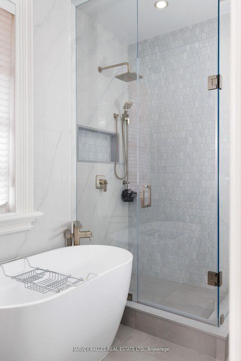 Photo 33 at 215 Dunvegan Road, Forest Hill South, Toronto