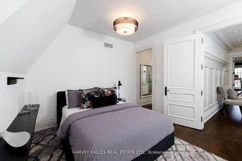 Photo 38 at 215 Dunvegan Road, Forest Hill South, Toronto