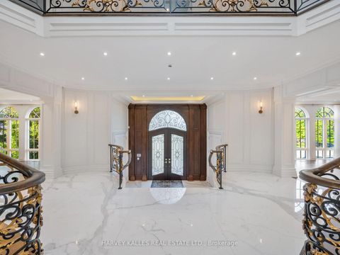 Photo 3 at 73 Lord Seaton Road, Windfields, Toronto