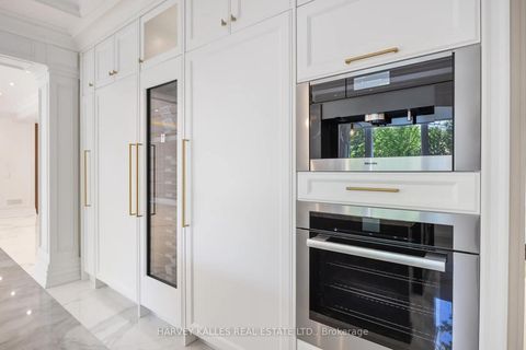 Photo 10 at 73 Lord Seaton Road, Windfields, Toronto