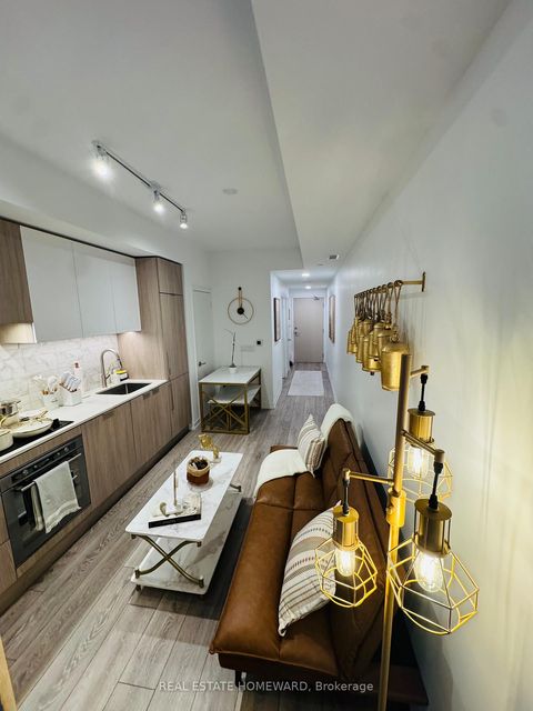 Photo 5 at 535 - 2020 Bathurst Street, Cedarvale, Toronto
