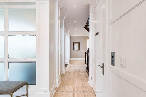 Photo 4 at 62 Langdon Drive, King City, King