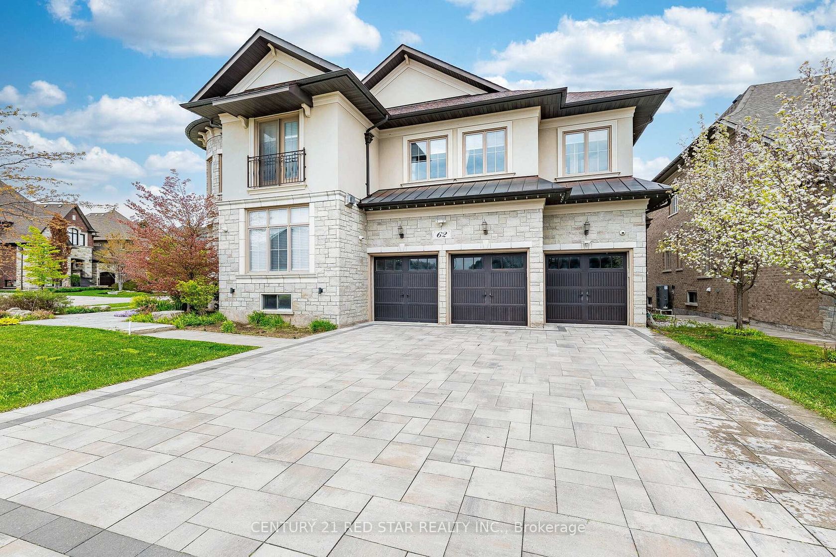 62 Langdon Drive, King City, King photo number 2