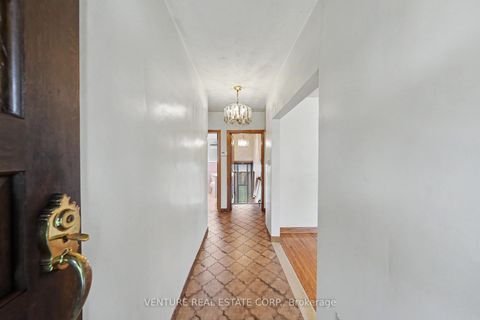 Photo 8 at 2 Redfern Avenue, CFB, Toronto