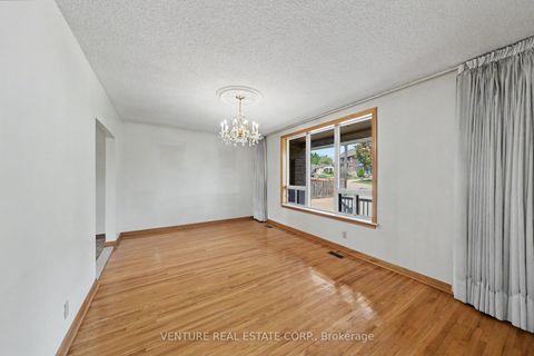 Photo 9 at 2 Redfern Avenue, CFB, Toronto