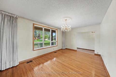 Photo 11 at 2 Redfern Avenue, CFB, Toronto