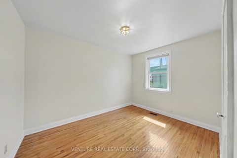 Photo 16 at 2 Redfern Avenue, CFB, Toronto