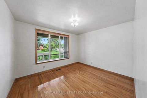 Photo 18 at 2 Redfern Avenue, CFB, Toronto