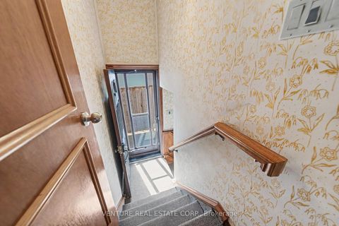 Photo 20 at 2 Redfern Avenue, CFB, Toronto