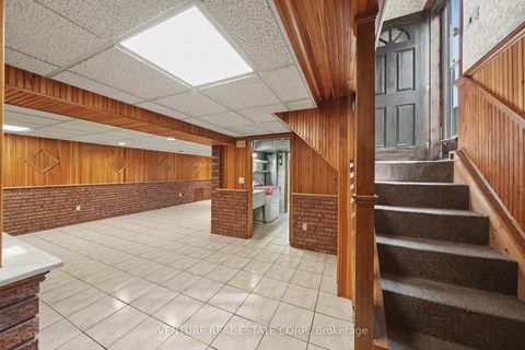 Photo 21 at 2 Redfern Avenue, CFB, Toronto