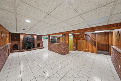 Photo 23 at 2 Redfern Avenue, CFB, Toronto