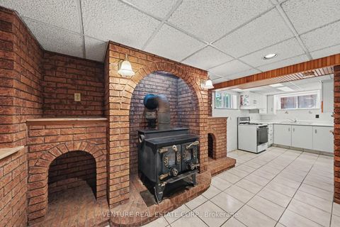 Photo 24 at 2 Redfern Avenue, CFB, Toronto