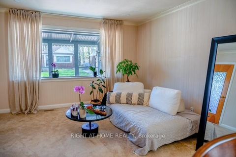 Photo 3 at 148 Glen Albert Drive, Parkview, Toronto