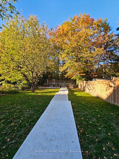 Photo 11 at 148 Glen Albert Drive, Parkview, Toronto