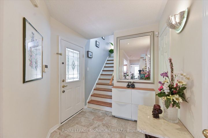 Photo 4 at 5481 Palmerston Crescent, Central Erin Mills, Mississauga