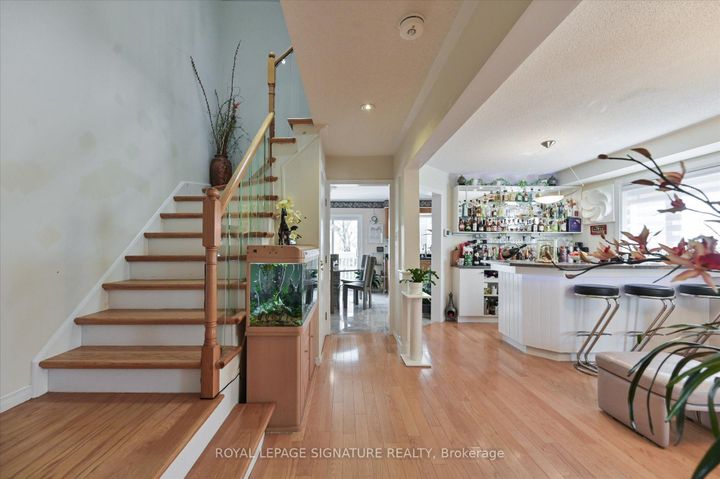 Photo 5 at 5481 Palmerston Crescent, Central Erin Mills, Mississauga
