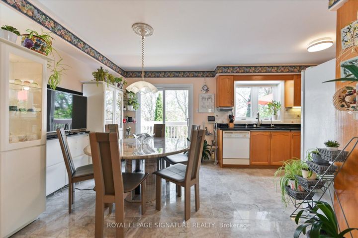 Photo 13 at 5481 Palmerston Crescent, Central Erin Mills, Mississauga
