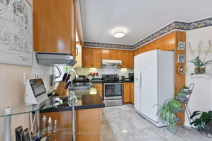 Photo 17 at 5481 Palmerston Crescent, Central Erin Mills, Mississauga