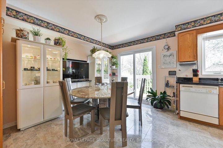 Photo 18 at 5481 Palmerston Crescent, Central Erin Mills, Mississauga