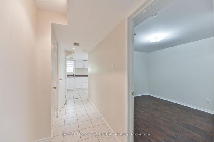 Photo 35 at 5481 Palmerston Crescent, Central Erin Mills, Mississauga