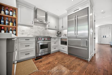 Photo 14 at 30 Edgewood Crescent, Moore Park, Toronto