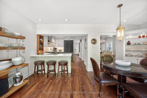 Photo 16 at 30 Edgewood Crescent, Moore Park, Toronto
