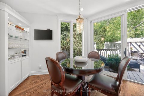 Photo 18 at 30 Edgewood Crescent, Moore Park, Toronto