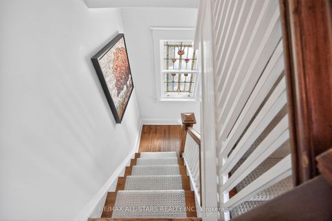 Photo 20 at 30 Edgewood Crescent, Moore Park, Toronto