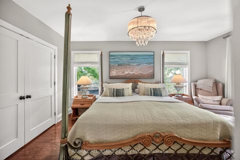 Photo 24 at 30 Edgewood Crescent, Moore Park, Toronto