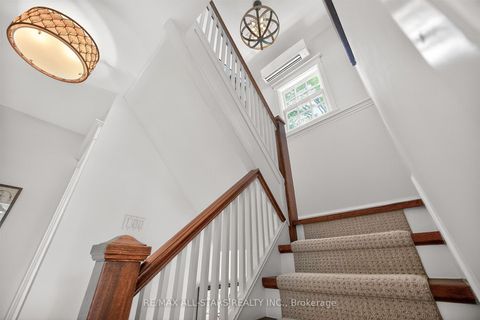 Photo 31 at 30 Edgewood Crescent, Moore Park, Toronto