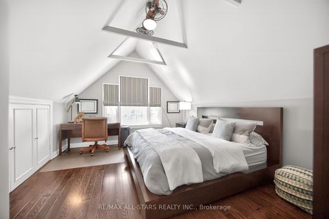 Photo 32 at 30 Edgewood Crescent, Moore Park, Toronto