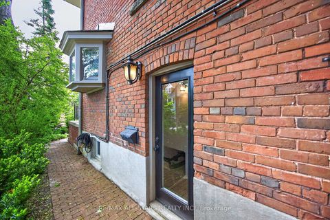 Photo 40 at 30 Edgewood Crescent, Moore Park, Toronto