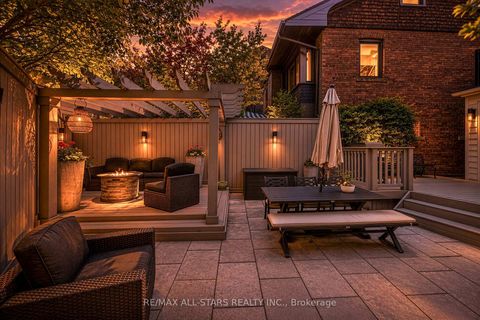 Photo 43 at 30 Edgewood Crescent, Moore Park, Toronto