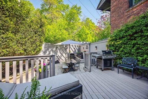Photo 46 at 30 Edgewood Crescent, Moore Park, Toronto