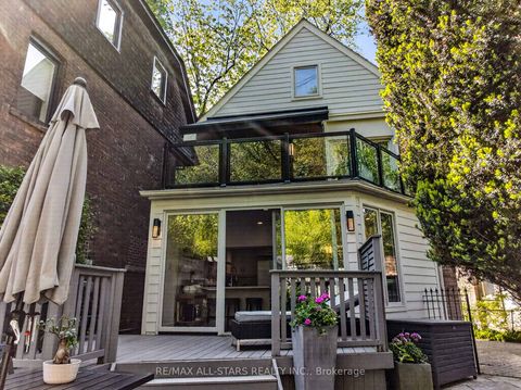 Photo 47 at 30 Edgewood Crescent, Moore Park, Toronto