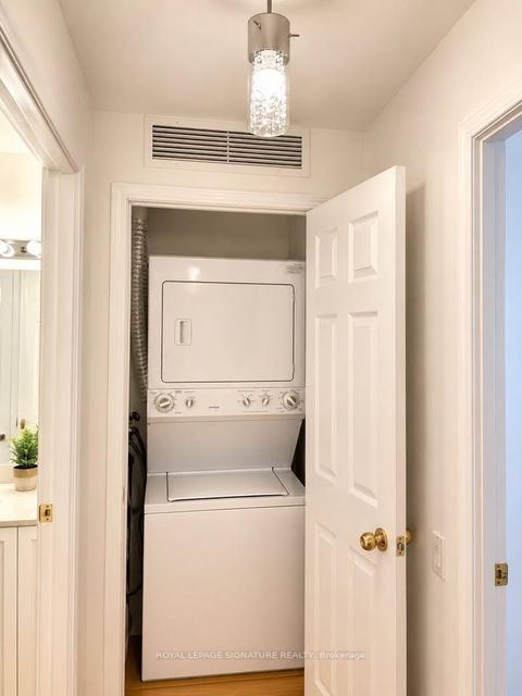 Photo 8 at 1908 - 8 Hillcrest Avenue, Willowdale East, Toronto
