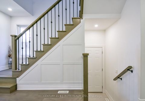 Photo 4 at 43 Auburn Court, Ardagh, Barrie