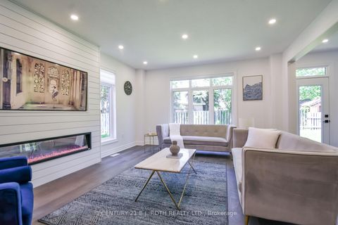 Photo 7 at 43 Auburn Court, Ardagh, Barrie